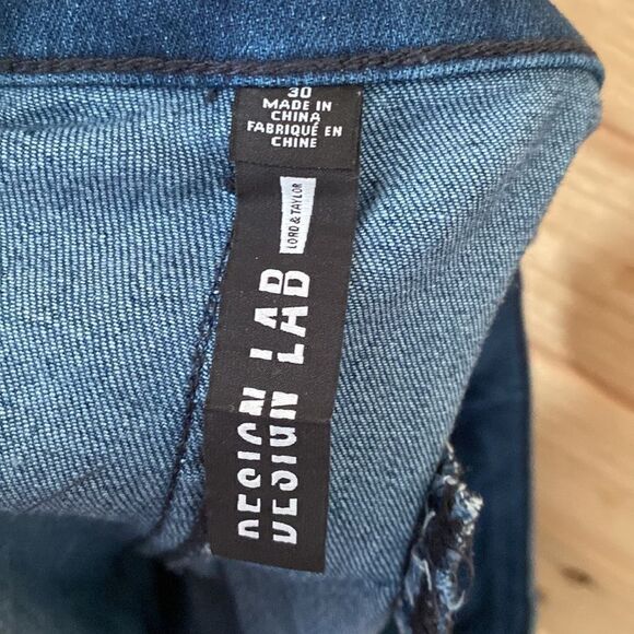 Design Lab Lord & Taylor Size 30 Cotton Blend Denim Lace Up Denim Shorts - Picture 8 of 9